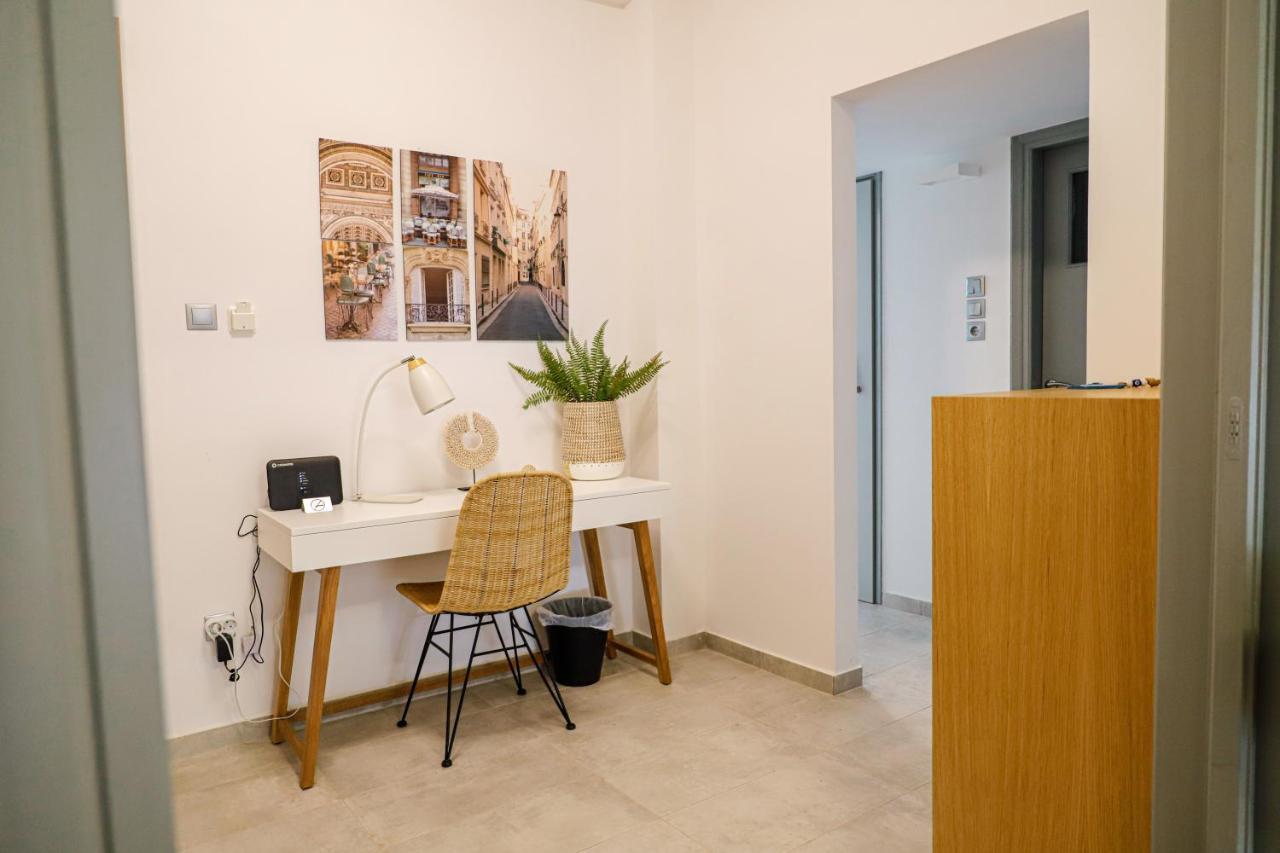 Newly Renovated Apartment 7 Min Walk From Acropolis Athena Bagian luar foto