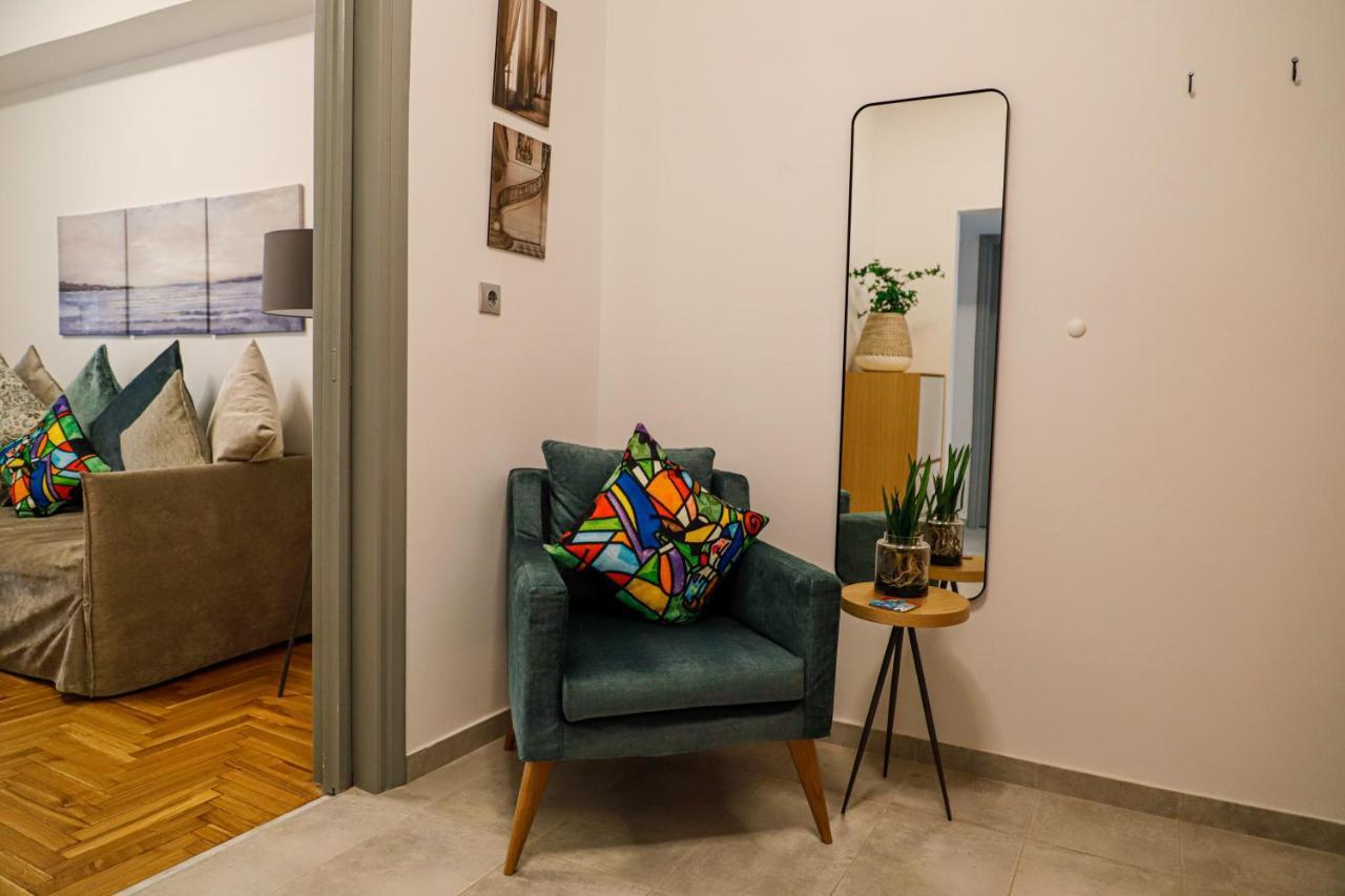 Newly Renovated Apartment 7 Min Walk From Acropolis Athena Bagian luar foto