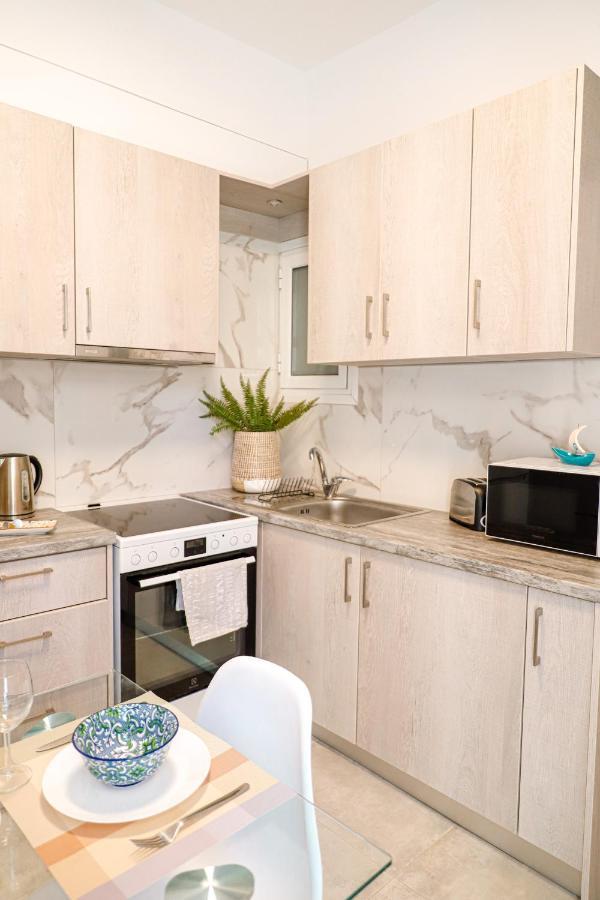 Newly Renovated Apartment 7 Min Walk From Acropolis Athena Bagian luar foto