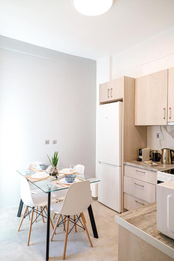 Newly Renovated Apartment 7 Min Walk From Acropolis Athena Bagian luar foto