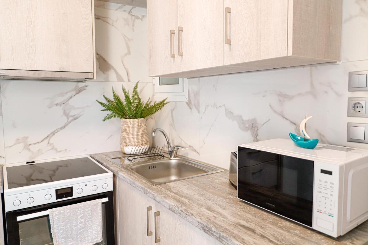 Newly Renovated Apartment 7 Min Walk From Acropolis Athena Bagian luar foto