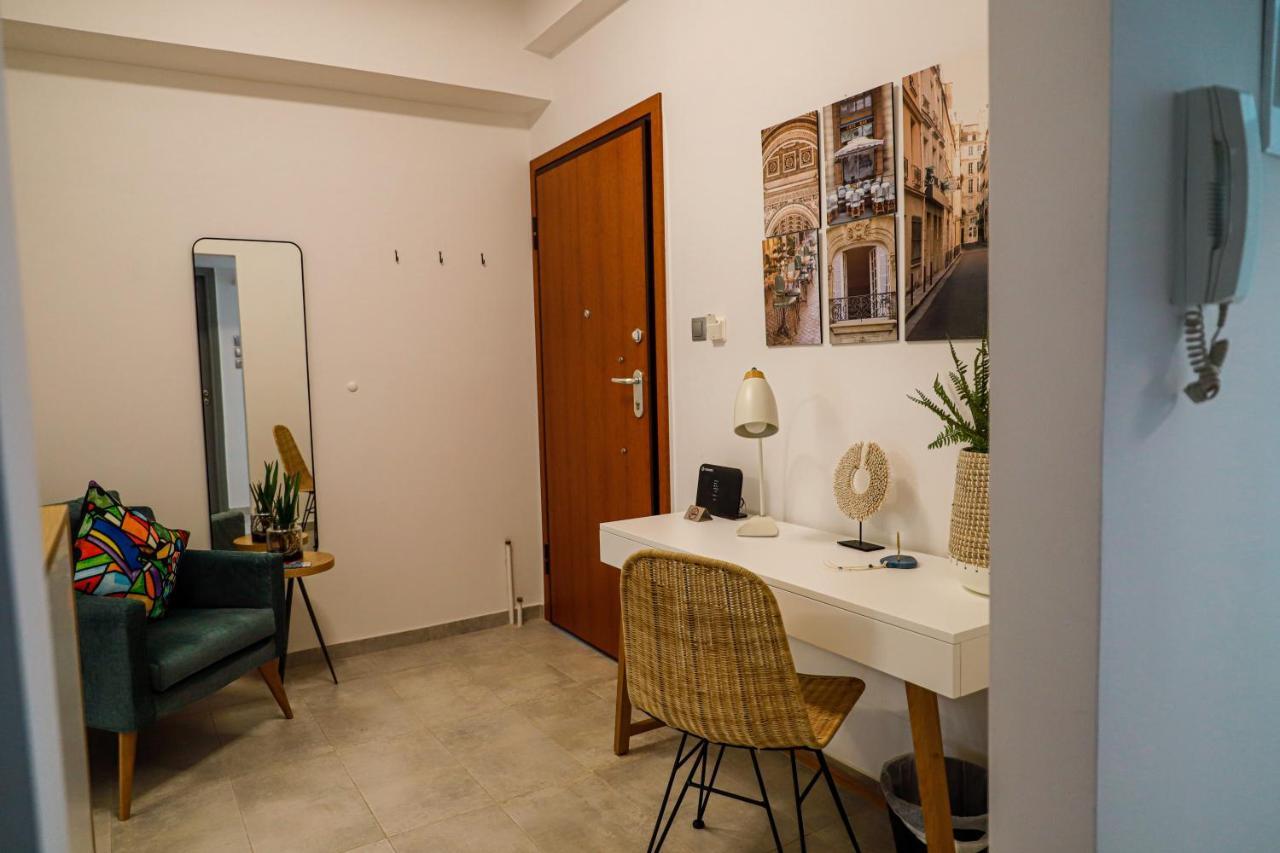 Newly Renovated Apartment 7 Min Walk From Acropolis Athena Bagian luar foto